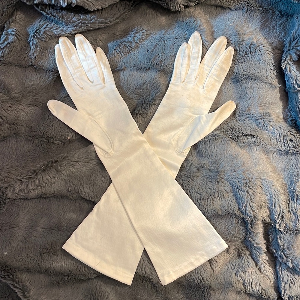 White satin opera gloves size 7